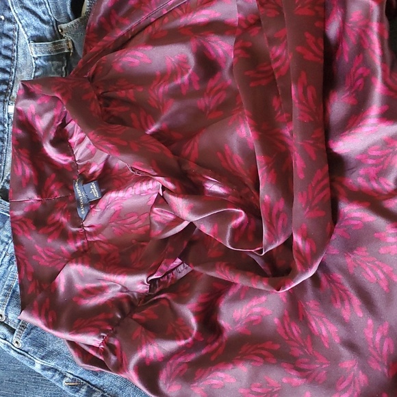 Banana Republic sleeveless blouse - Picture 1 of 4